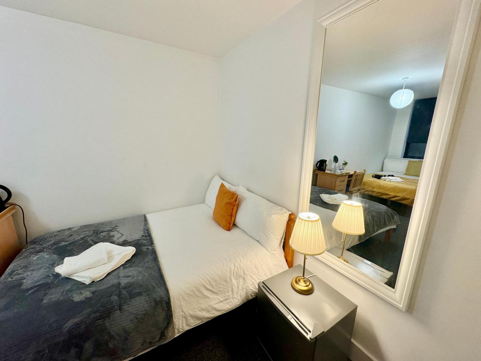 Cosmopolitan Comfort Private Bedrooms In Euston 106 ลอนดอน ภายนอก รูปภาพ