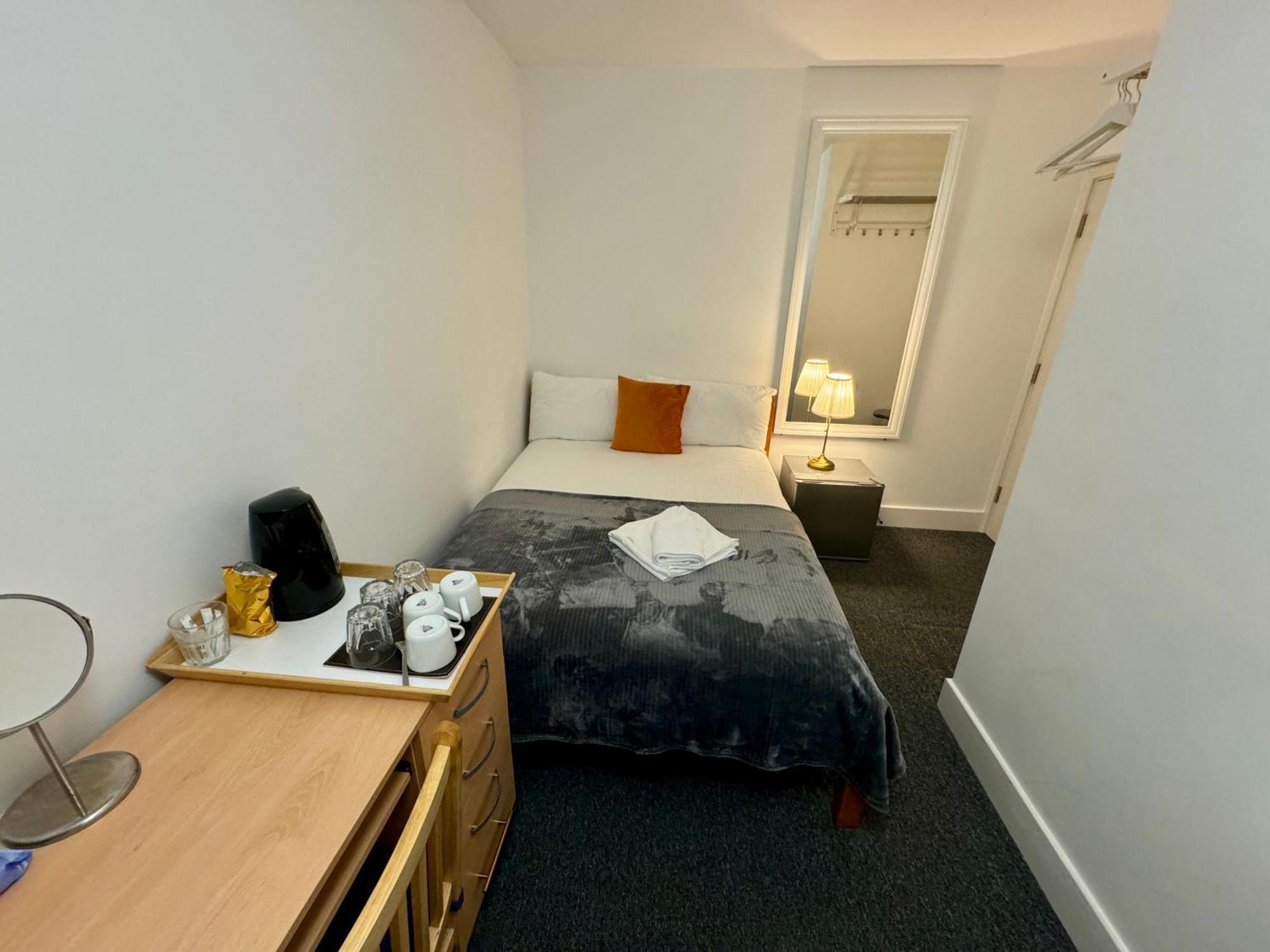 Cosmopolitan Comfort Private Bedrooms In Euston 106 ลอนดอน ภายนอก รูปภาพ