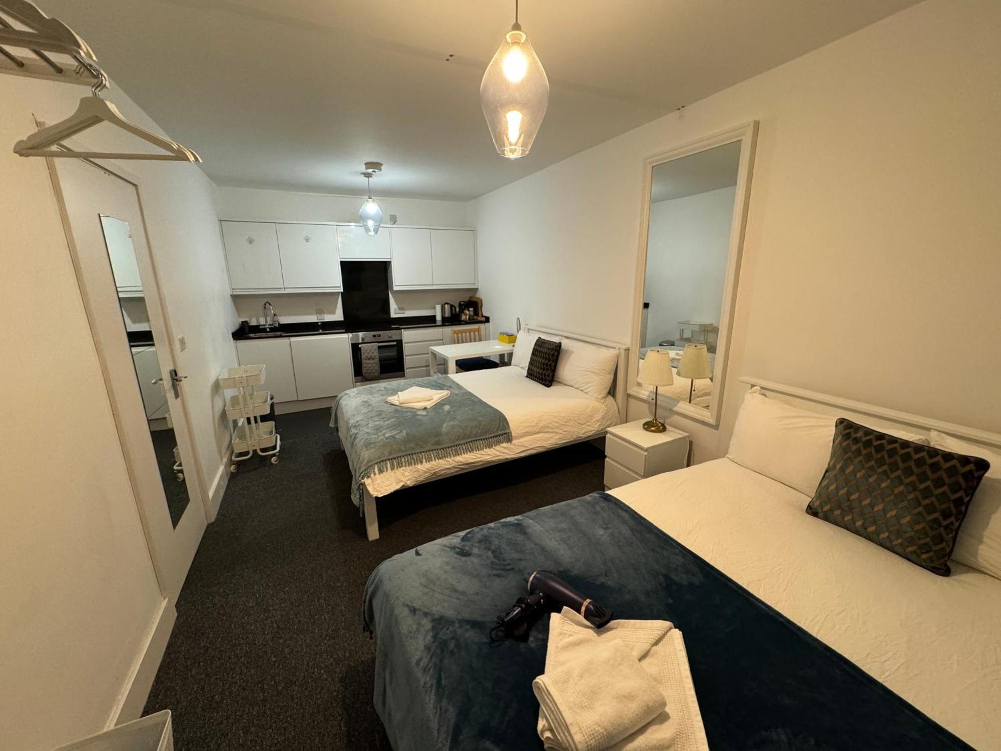 Cosmopolitan Comfort Private Bedrooms In Euston 106 ลอนดอน ภายนอก รูปภาพ