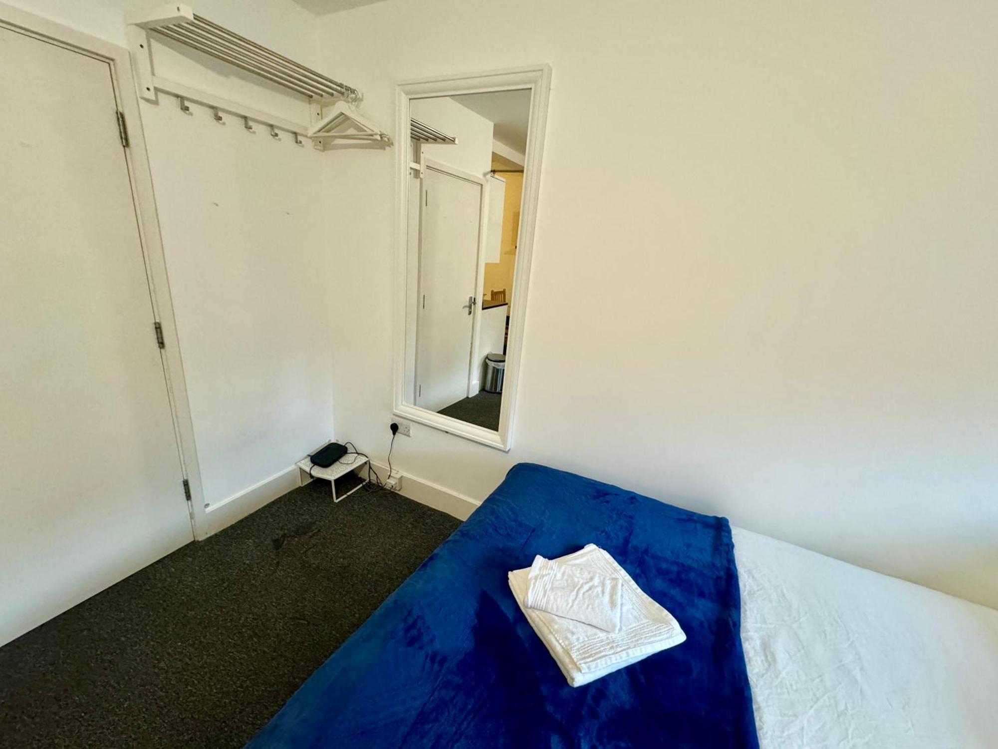 Cosmopolitan Comfort Private Bedrooms In Euston 106 ลอนดอน ภายนอก รูปภาพ